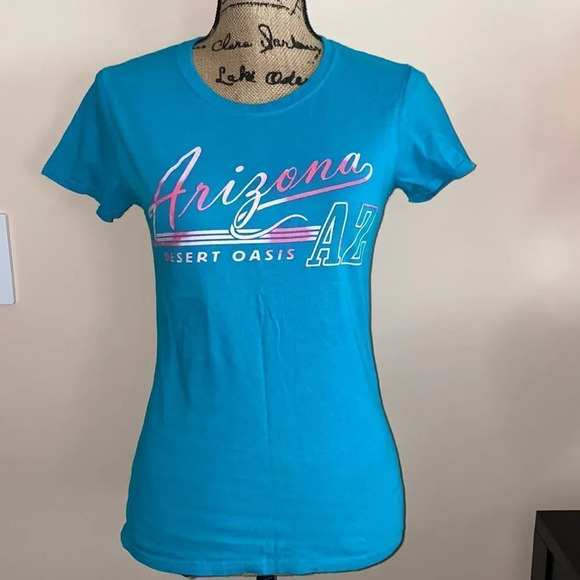 Gildan Tops - Arizona T-shirt